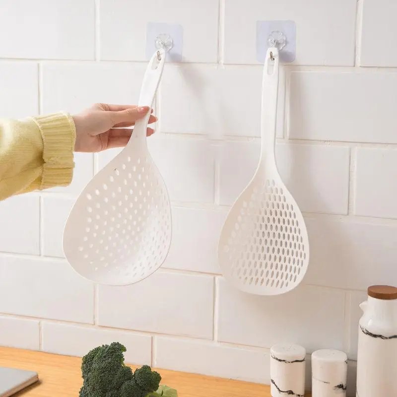 Long Handle Colander Spoon, 1 Count Solid Color Slotted Spoon With Hanging Hole, Kitchen Cooking Tool, Summer for Gift Utensils