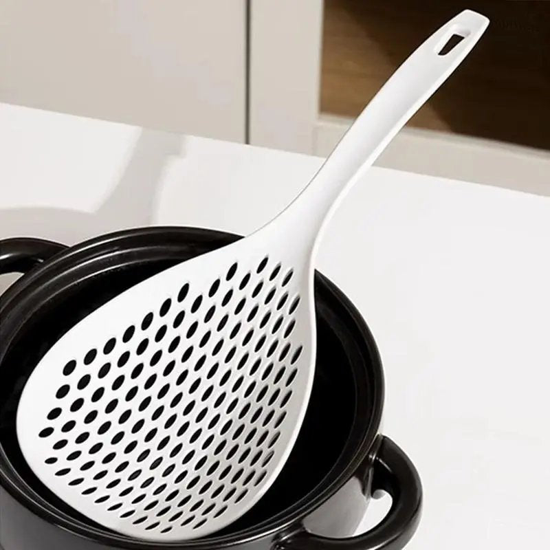 Long Handle Colander Spoon, 1 Count Solid Color Slotted Spoon With Hanging Hole, Kitchen Cooking Tool, Summer for Gift Utensils
